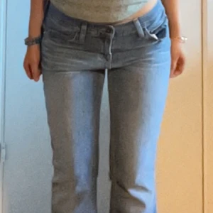 Low waist bootcut jeans  - Sjukt snygga trendiga jeans från American eagle som tyvärr är för långa! Jag är 156.