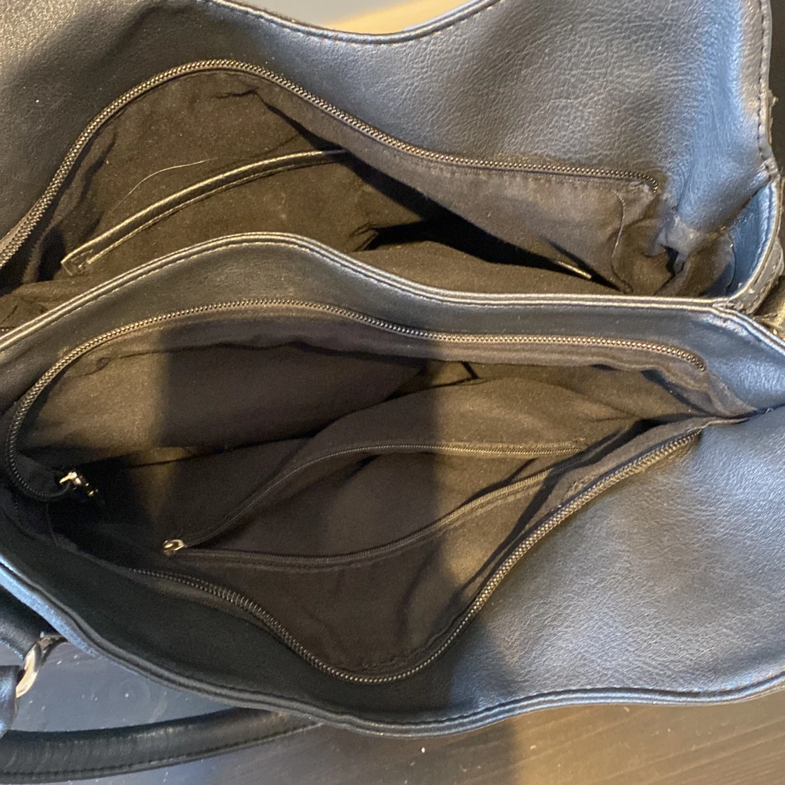 Svart handväska  - 91