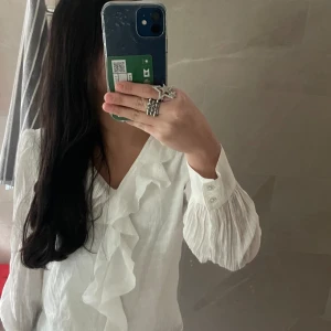 Fin blus - Skitfin blus från Only som inte passar så bra på mig ❤️ den har använt fåtals gånger i bra skick ! Pris kan diskuteras 