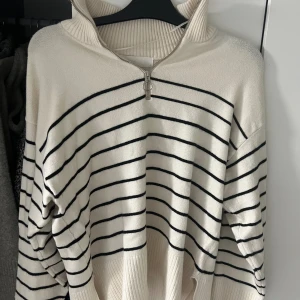 Stickad tröja - Använd några gånger, i bra skick🙌🏼