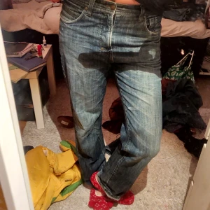 Jeans - Jeans i 80tals anda som inte kommer till användning 