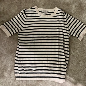 Randig stickad tröja - Randig stickad tröja från hm🧸