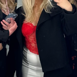 Topp - Min fina korsett i röd färg.  Köpt på SHEIN 