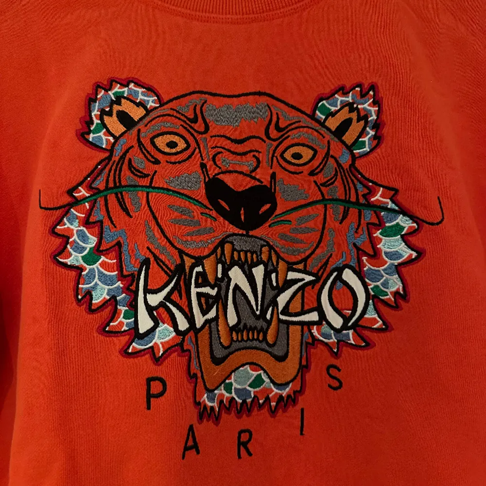 Knappt använd tröja från Kenzo. Kvitto finns.. Tröjor & Koftor.