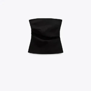 ZARA TOPP - så fin zara topp använd 1 gång och köpt nyligen !! 💕✨