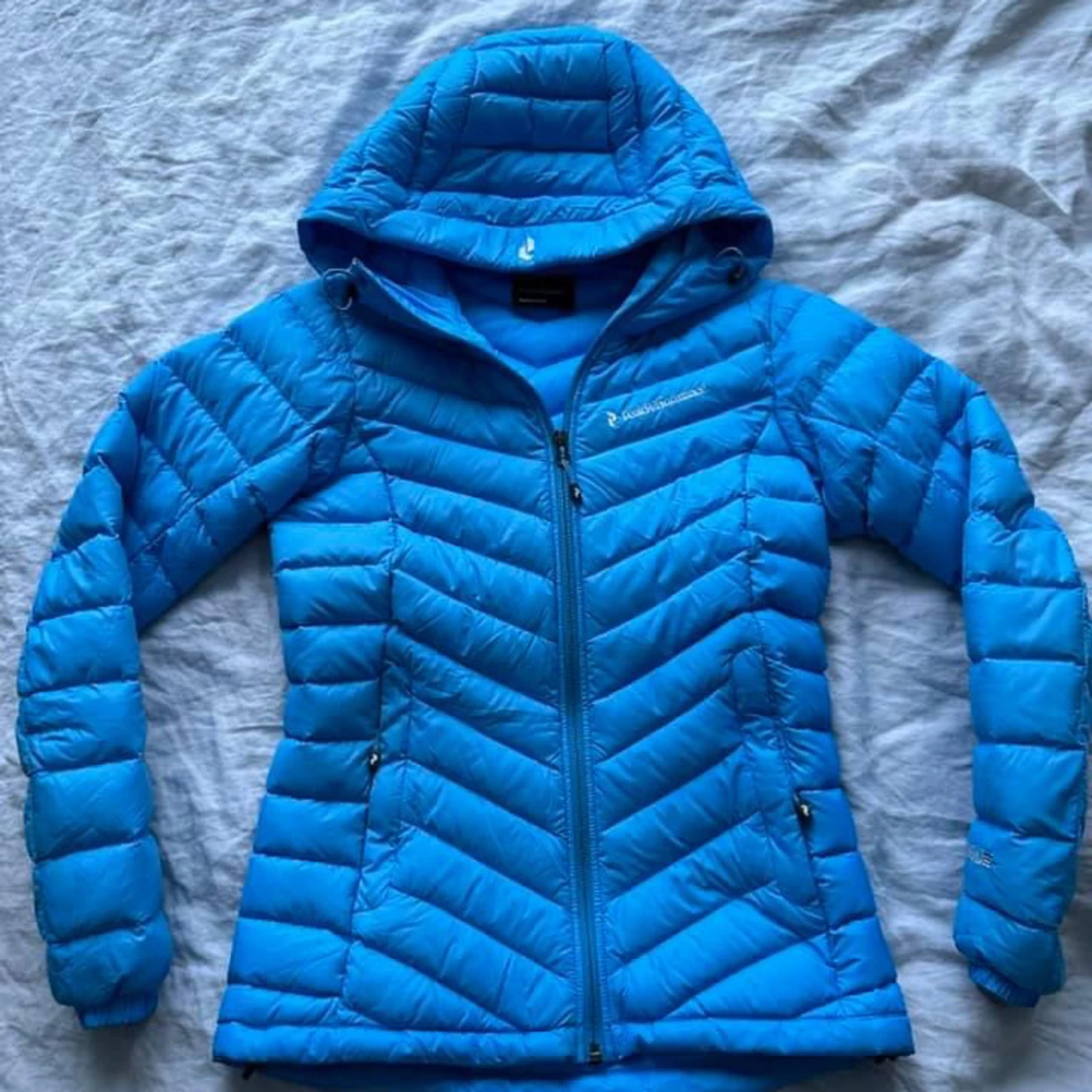 Som ny! Peak stl XS. Dunjacka. Nypris 3000kr