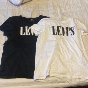 Levis tröjor - Två fina Levis t-shirtar i fint skick, knappt använda💞