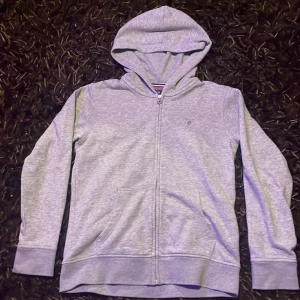 Gant kofta - Grå Gant kofta med dragkedja 