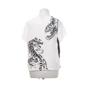 T-SHIRT MED TRYCK BAK - Fri frakt om du beställer innan den 7 januari!🤩🩵