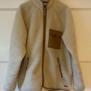 Fleecejacka Fjällräven - Fleecejacka från Fjällräven  Strl XL - stor i storleken 