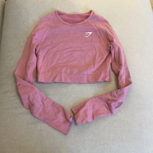 Gymshark topp - Rosa croppad top från gymshark vital 2.0. Använd få gånger och i nyskick