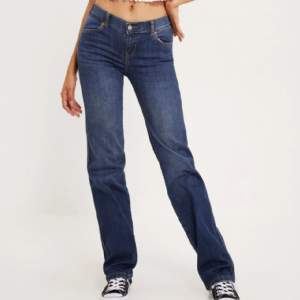 Säljer mina Dr Denim jeans då dom inte längre kommer till användning. Använda väldigt få gånger och fortfarande i nyskick, inga defekter. Org pris 699kr.  Skriv för mer info💕