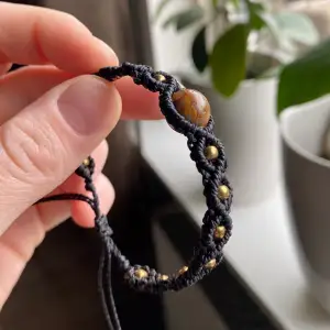 Handgjord kristall armband gjord med kärlek 🌞🧡 Kristallen är en äkta crazy lace agat 🤩🌞🧡  Storleken på armbandet går att justera🌞