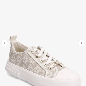 Micheal kors skor - Använda 2 gånger och är rena inga skador 