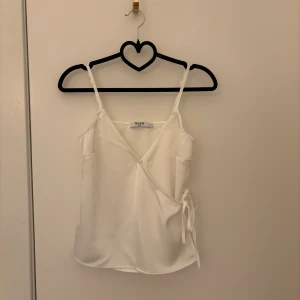 Blus - Skit snygg satin blus 