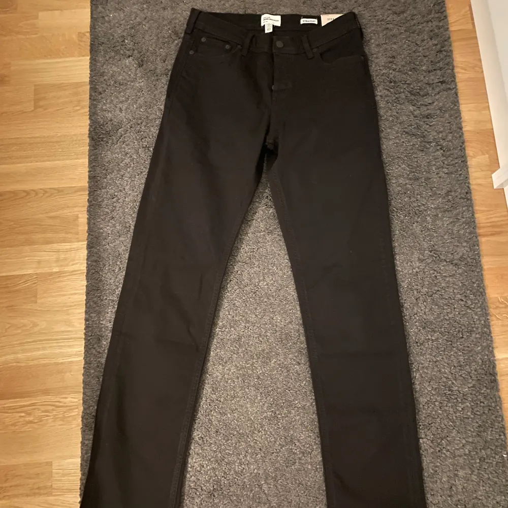 Helt nya oanvända river island jeans. Lapparna är fortfarande på Storlek:30x34 Priset kan diskuteras vid snabb affär . Jeans & Byxor.