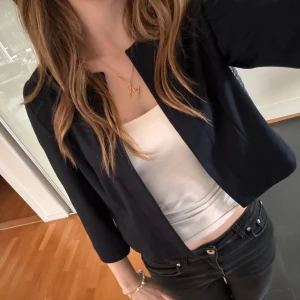 Trekvartsärmad kofta - Super snygg