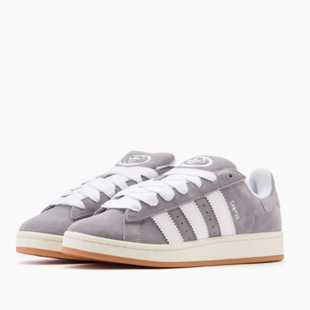 säljer adidas campus 00s i storlek 38. De är bara testade och därför helt nya.. Skor.