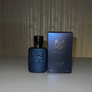 Parfums de marly layton - Säljer nu denna parfymen då jag är i behov av pengar. Helt sjukt god och benätsen älskar den. Flaskan är 75 ml och det är cirka 70 ml kvar. Hör av er om ni har frågor🙏