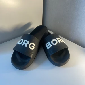 Tofflor - Säljer dessa tofflor från Björn Borg 🌟