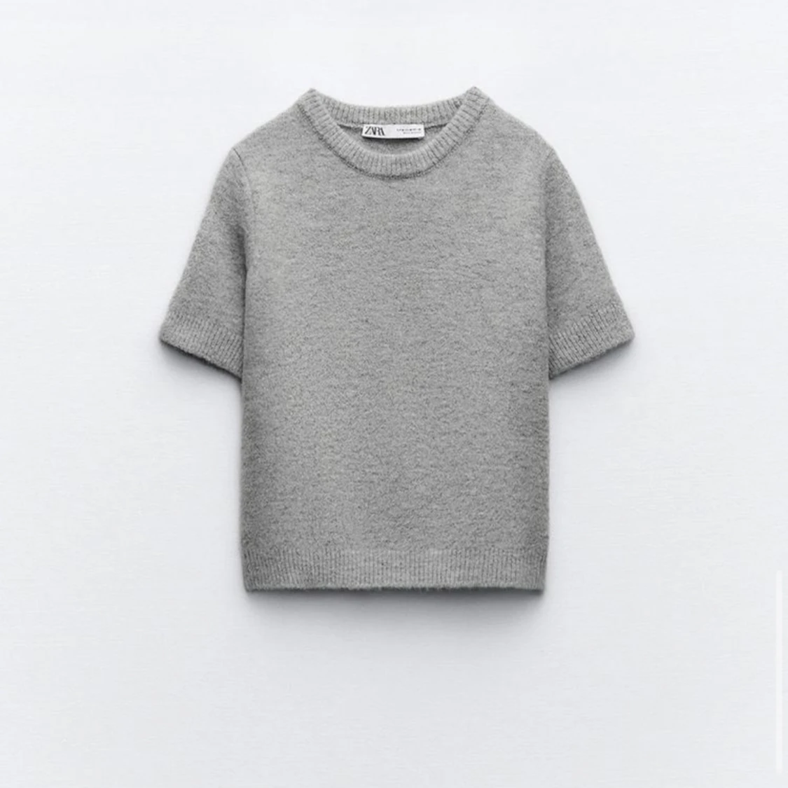 Grå stickad kortärmad tröja från zara