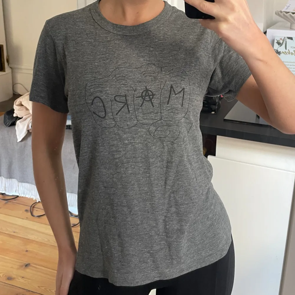 T-shirt från Marc Jacobs i storlek M. T-shirts.