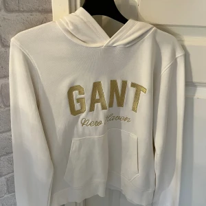 Gant tröja  - Äkta gant tröja som är i ny skick. Köpt på kidsbrandstore 