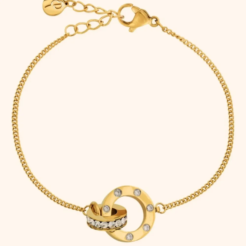 Ida Bracelet Mini Gold, inköpt för 399kr. Används fåtal gånger. . Accessoarer.