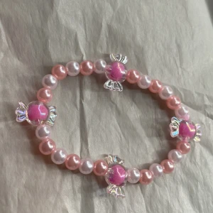 💗💓🌸🍬 - Egengjort armband💗tråden är stretchig då passar dom allra flesta💗