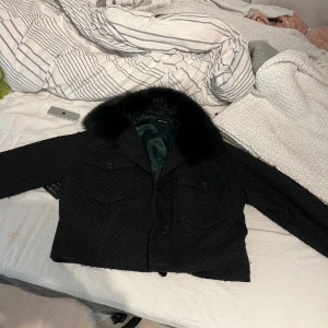 Meontine jacka  - Säljer nu en jätte fina meontine jacka då den inte kommer till användning❤️ har storlek M/L men den sitter som en M❤️ pris kan diskuteras 