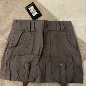 Cargokjol - Cargokjol från prettylittlething, storlek 36. Prislapp kvar 