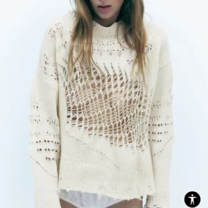 hålig tröja - cool hålig tröja med nät i mitten! köpt i spanien, aldrig använd