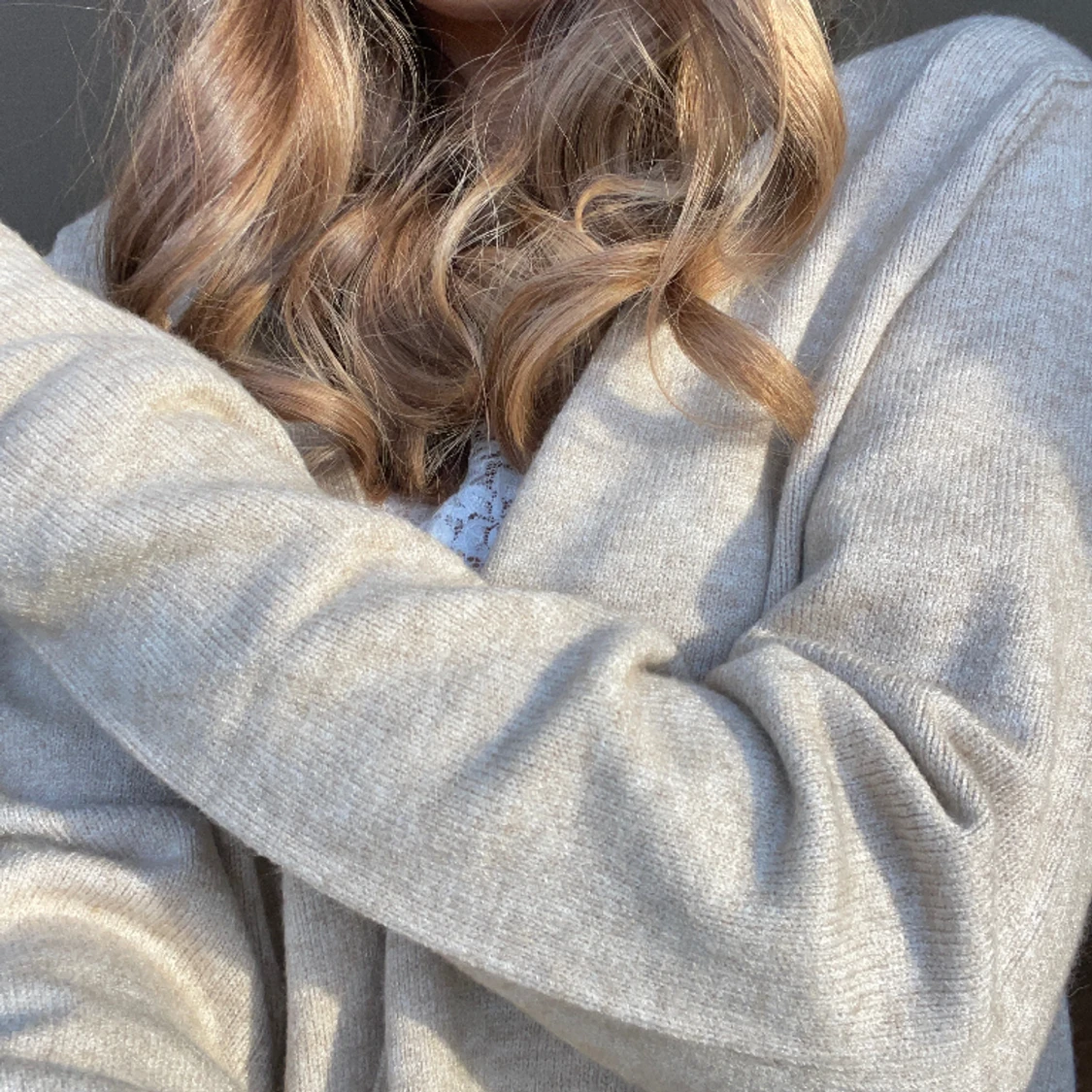 Beige stickad tröja - 90