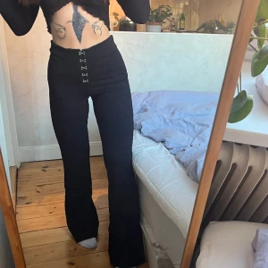 Byxor - Så snygga byxor fick dock hem fel storlek så oanvända med lapp kvar 