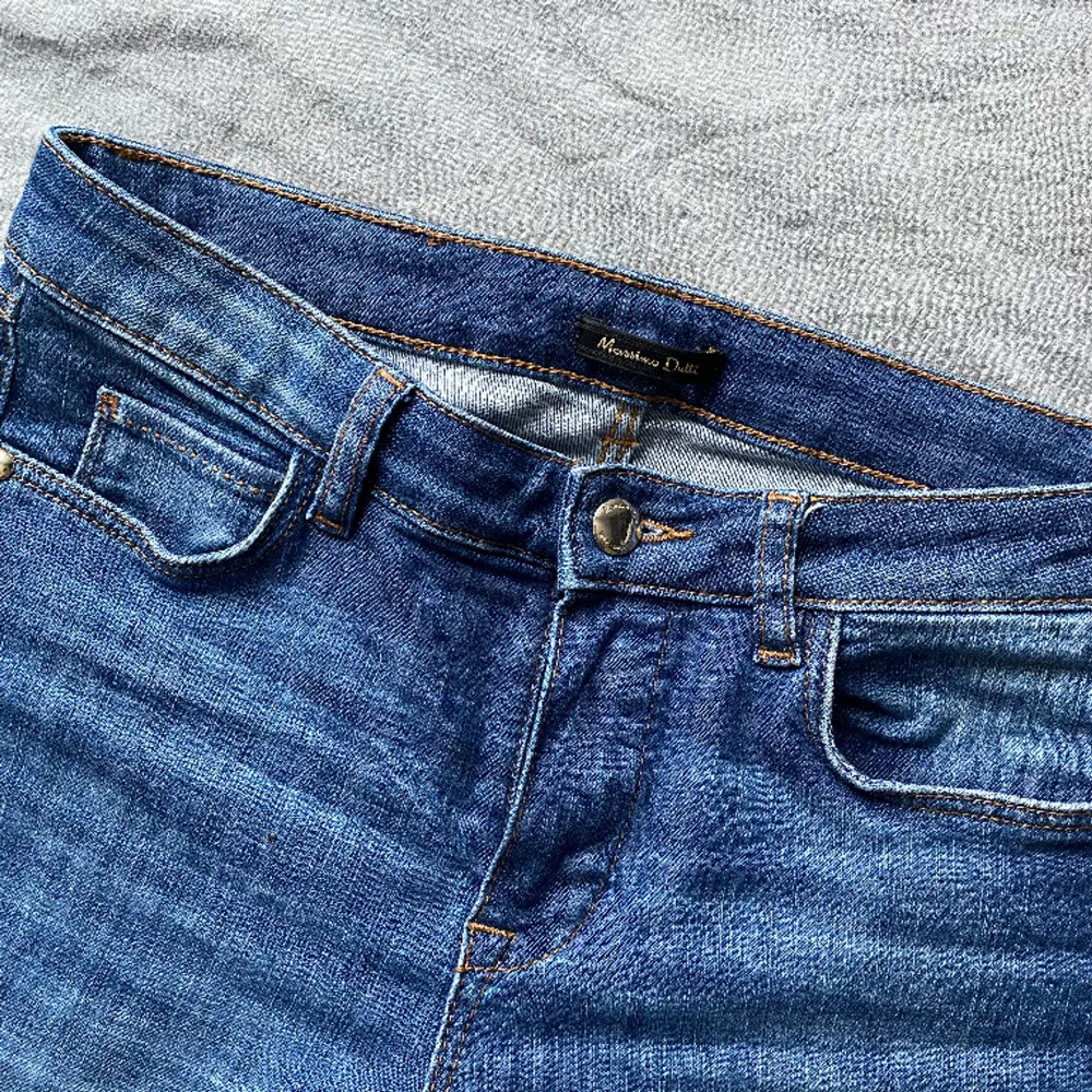Skitsnygga Massimo Dutti jeans i väldigt bra skick💕💕. Jeans & Byxor.