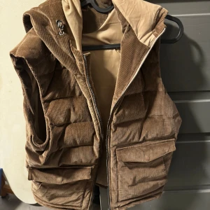 Stenströms Väst - Manchester - Varan är knappast använd och i väldigt gott skick! Passar mig som är 185