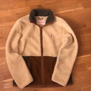 Revoloution fleece - Storlek M, varm och skön 