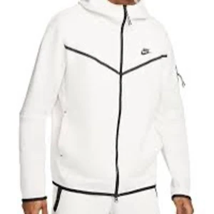 Nike tech fleece - Vit nike tech fleece bara i Kristianstad 