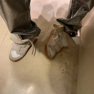 Isabel marant skor  - Bekett i beige, kolla mina andra annonser för fler bilder!!! Obs GAMLA skor har inga kvitton kvar!