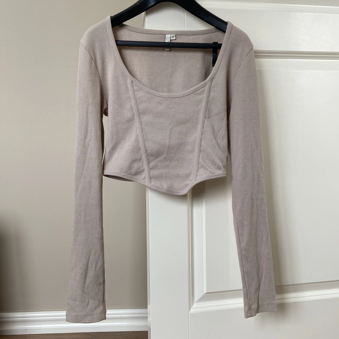 Grå/beige kort tröja🫧