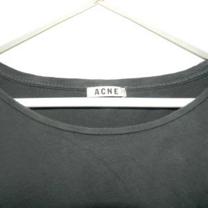 Marinblå acne  - Acne basic tröja! Marinblå 