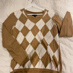 En tröja från Tommy Hilfiger som är jättefin och bra skick! Köpare står för frakt! 💓