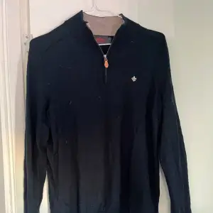 Mörkblå Morris tröja i storlek L