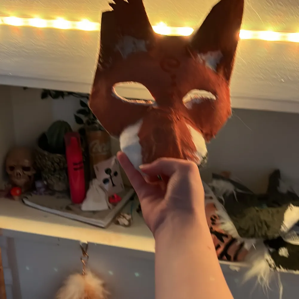 Jag säljer en therian mask som är en räv som jag har gjort💓. Övrigt.