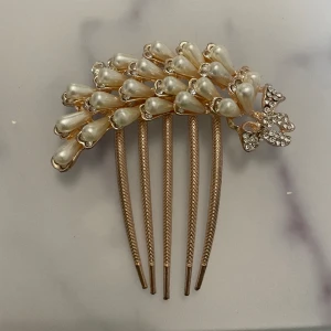 Håraccesoarer  - Oanvänd pris 70kr