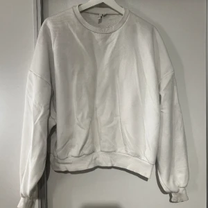 TRÖJA - Ljuset får den se fläckig ut, använd 🩷