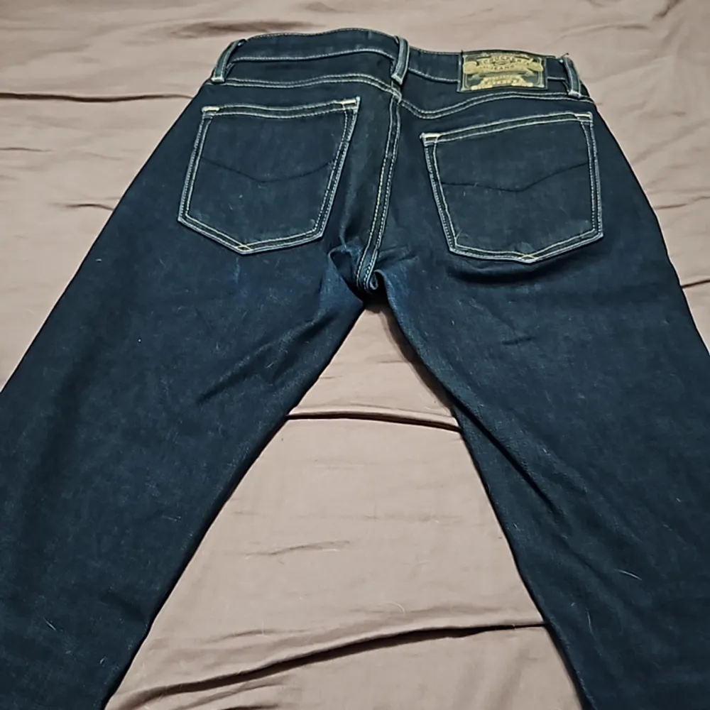 Crocker jeans i nyskick storlek 25/30.. Jeans & Byxor.