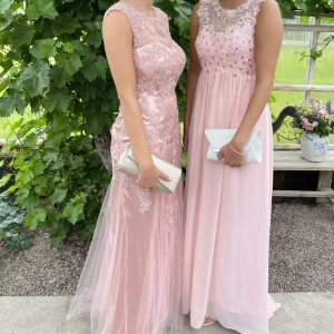 Balklänning rosa  - Klänningen till vänster säljer jag, användes på min bal 2023❤️‍🔥