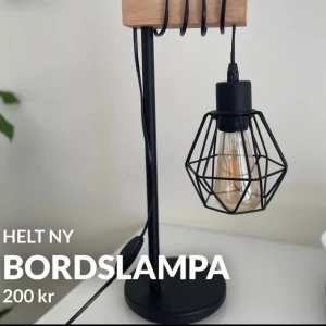 Bordslampa - Helt ny
