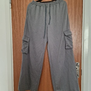 Byxor - Grå byxor fr.